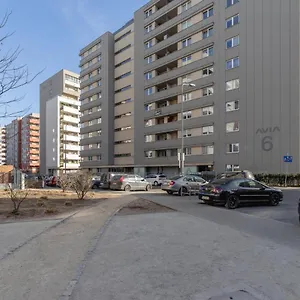 Avia Three Bedroom Two Balcony Ac & Parking By Renters Kraków